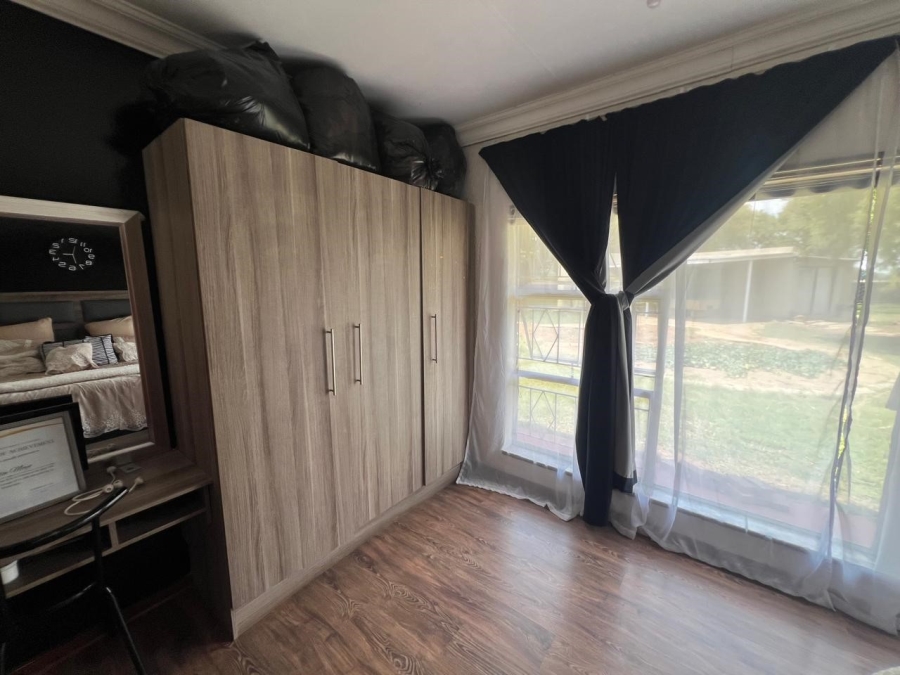 4 Bedroom Property for Sale in Buyscelia Gauteng