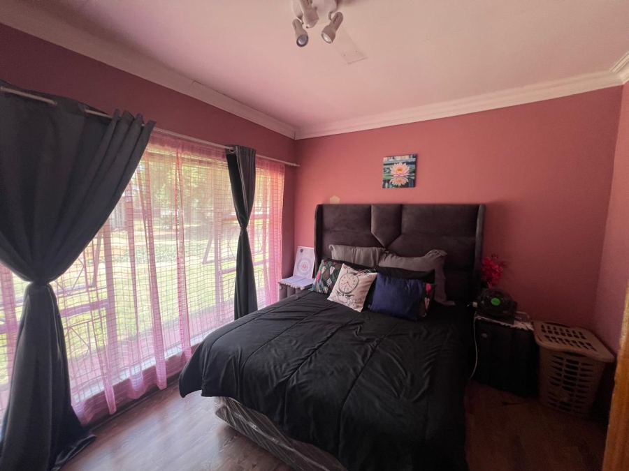 4 Bedroom Property for Sale in Buyscelia Gauteng