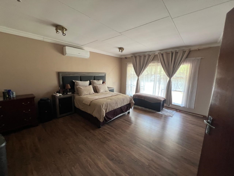 4 Bedroom Property for Sale in Buyscelia Gauteng