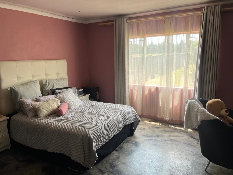 4 Bedroom Property for Sale in Buyscelia Gauteng