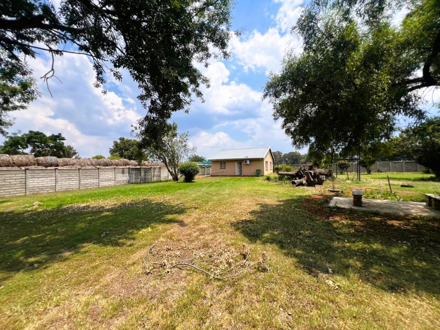 4 Bedroom Property for Sale in Buyscelia Gauteng