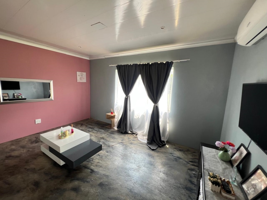 4 Bedroom Property for Sale in Buyscelia Gauteng