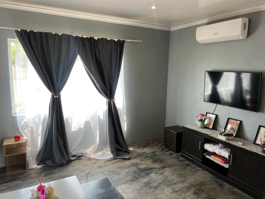 4 Bedroom Property for Sale in Buyscelia Gauteng