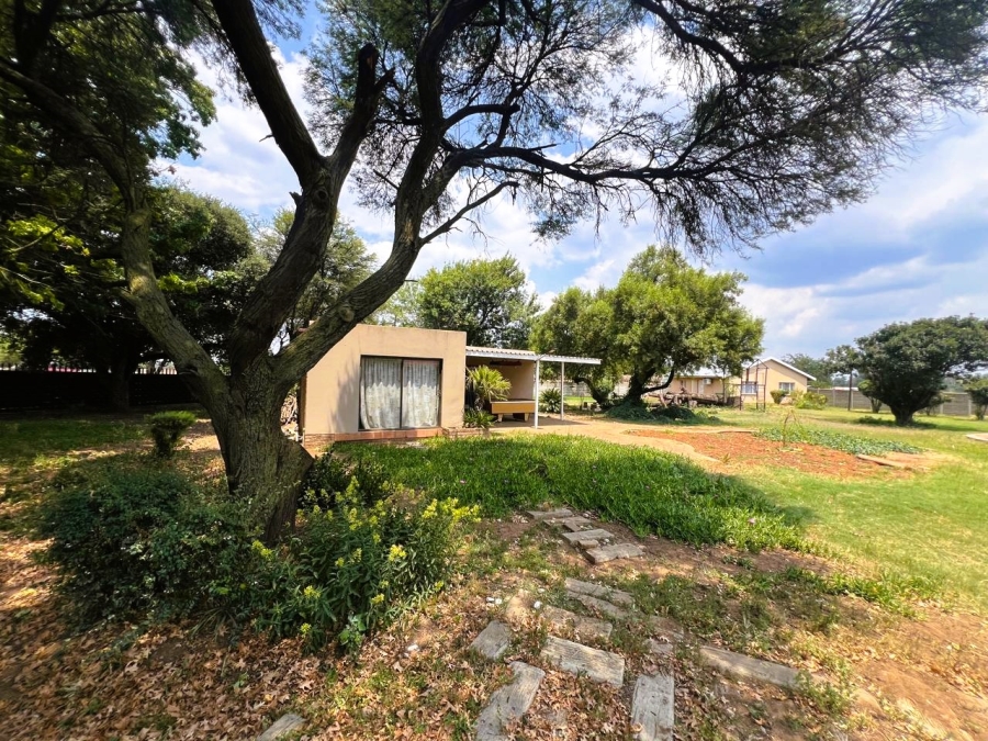 4 Bedroom Property for Sale in Buyscelia Gauteng