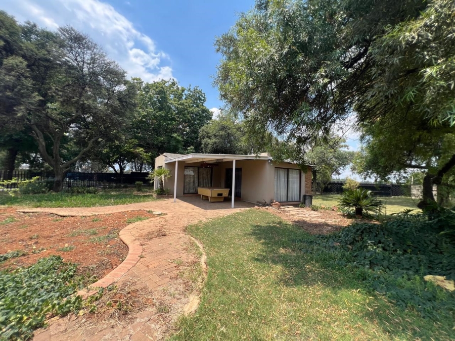 4 Bedroom Property for Sale in Buyscelia Gauteng