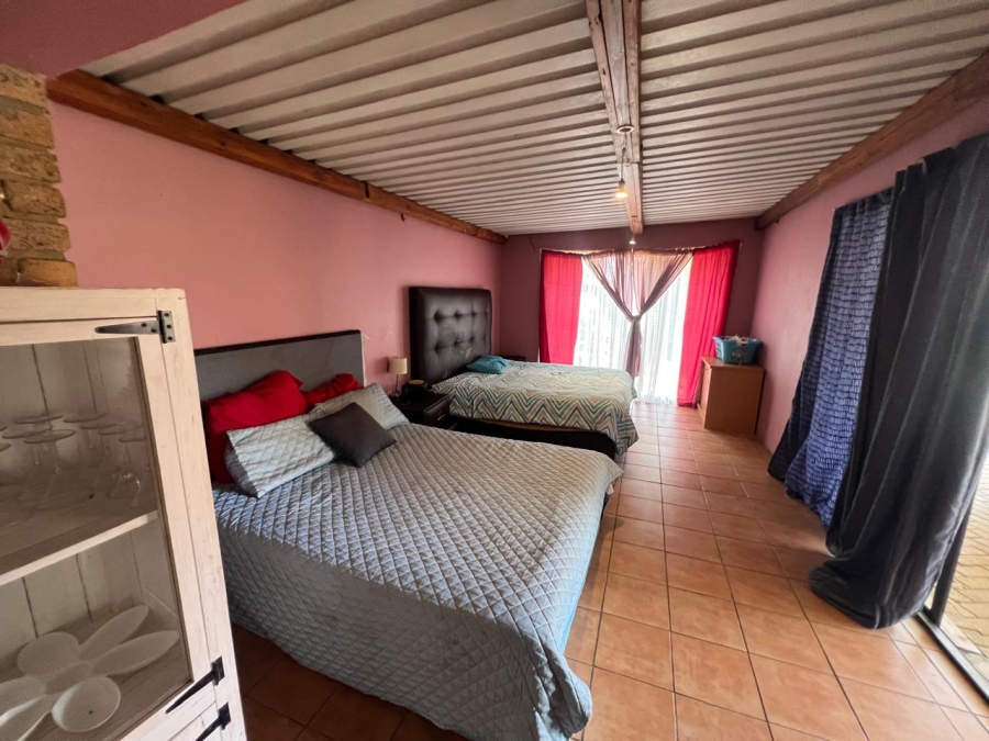 4 Bedroom Property for Sale in Buyscelia Gauteng