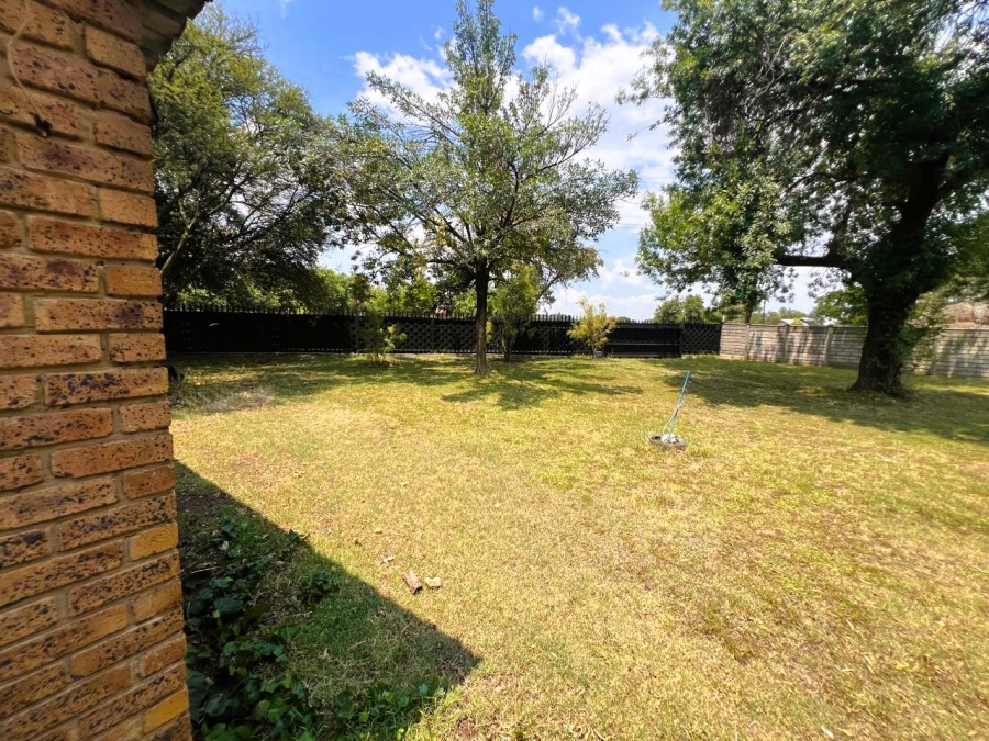 4 Bedroom Property for Sale in Buyscelia Gauteng