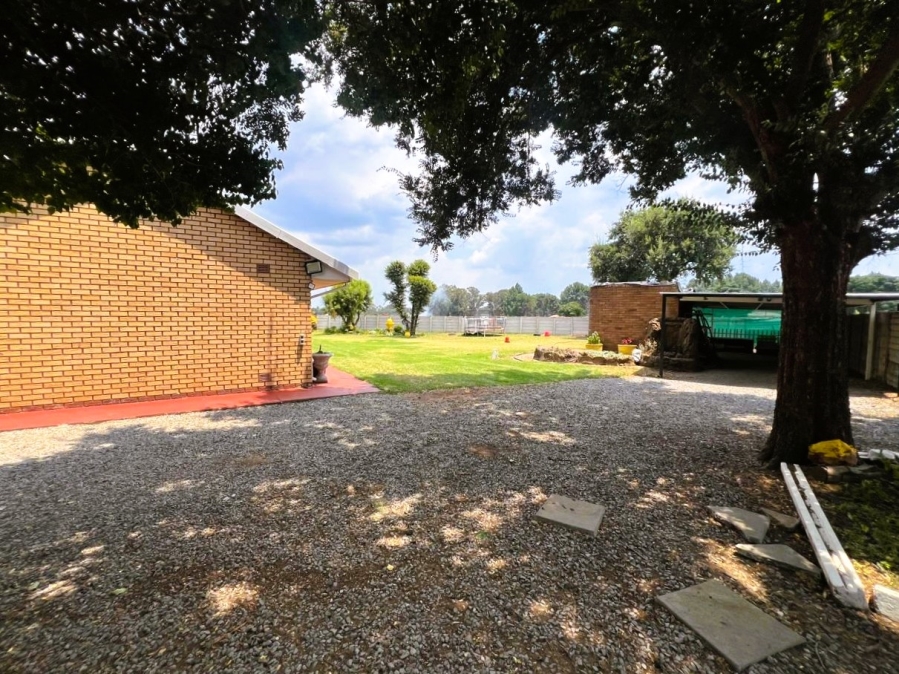 4 Bedroom Property for Sale in Buyscelia Gauteng
