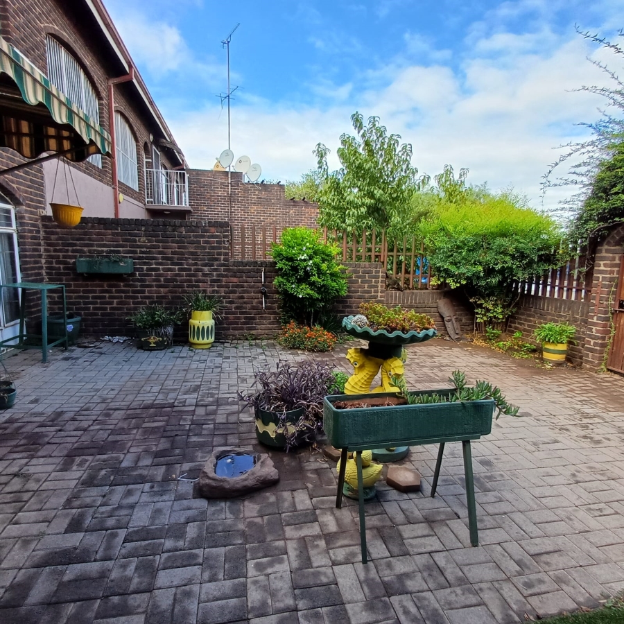 2 Bedroom Property for Sale in Meyerton Central Gauteng