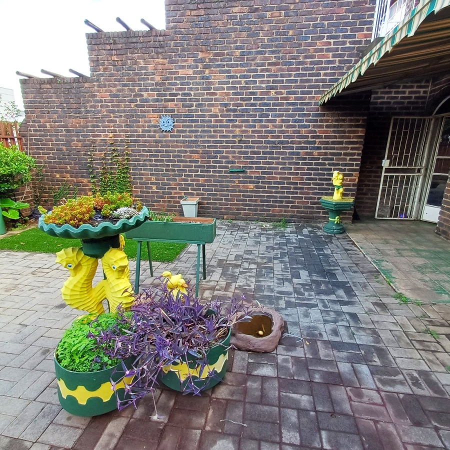 2 Bedroom Property for Sale in Meyerton Central Gauteng