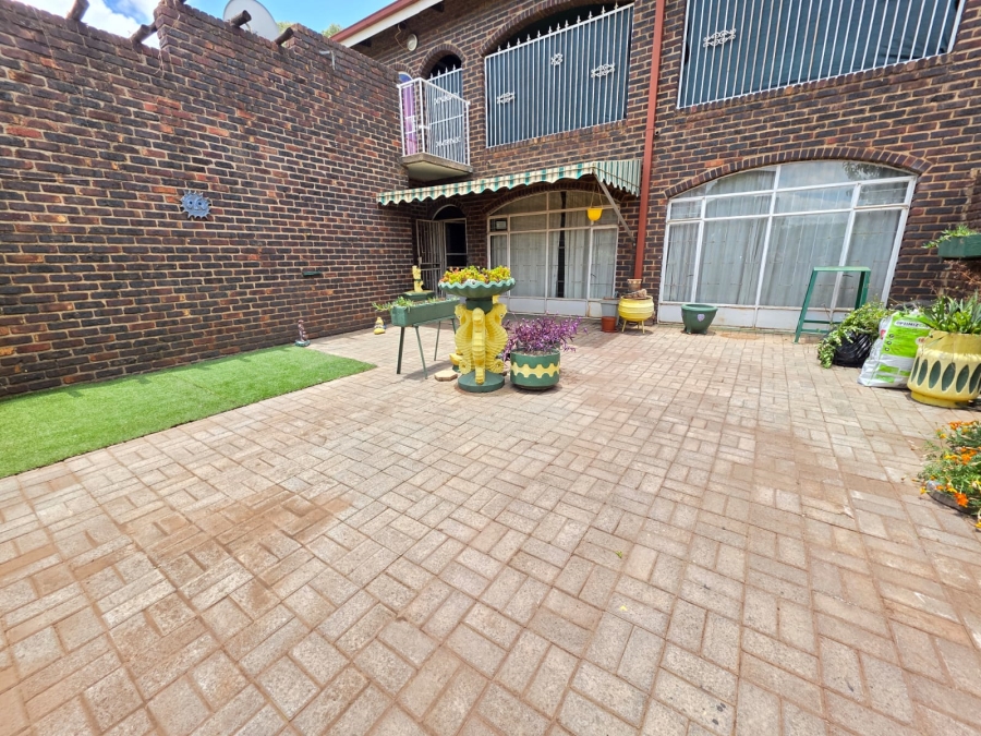 2 Bedroom Property for Sale in Meyerton Central Gauteng