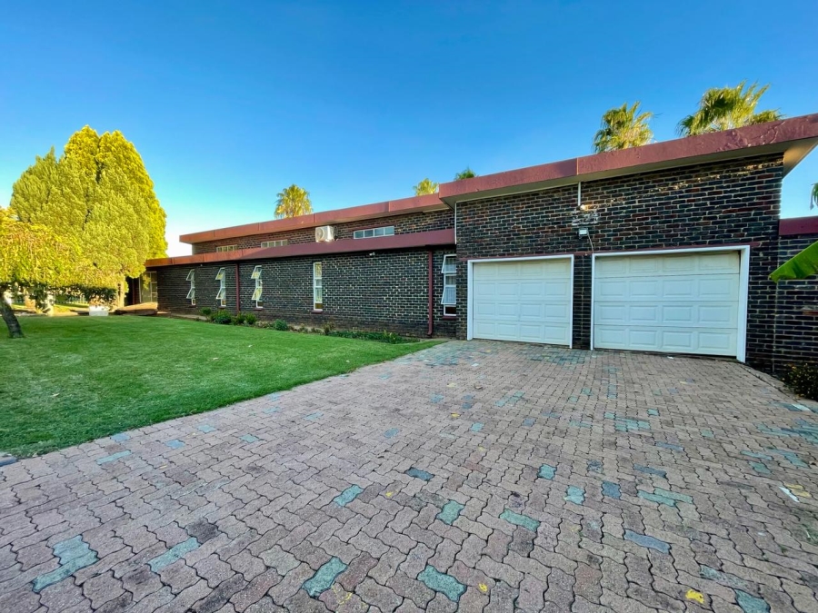 4 Bedroom Property for Sale in Three Rivers East Gauteng