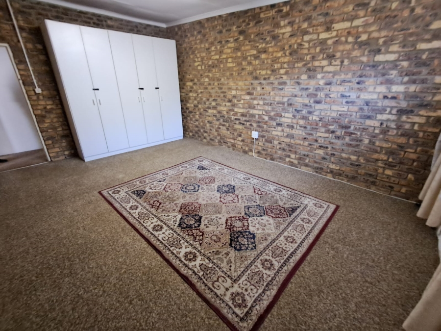 4 Bedroom Property for Sale in Three Rivers East Gauteng