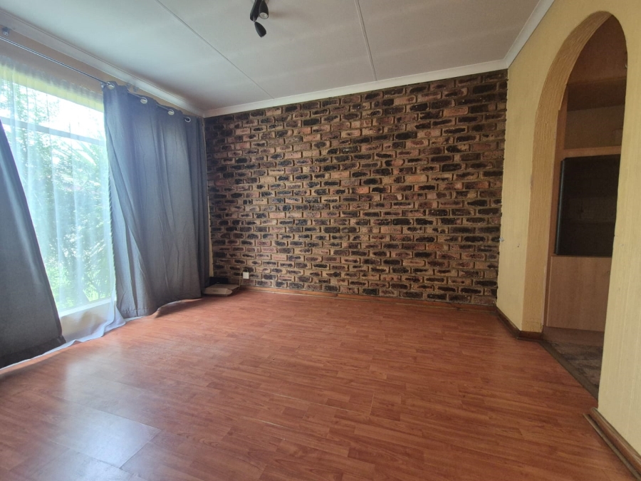 3 Bedroom Property for Sale in Falcon Ridge Gauteng