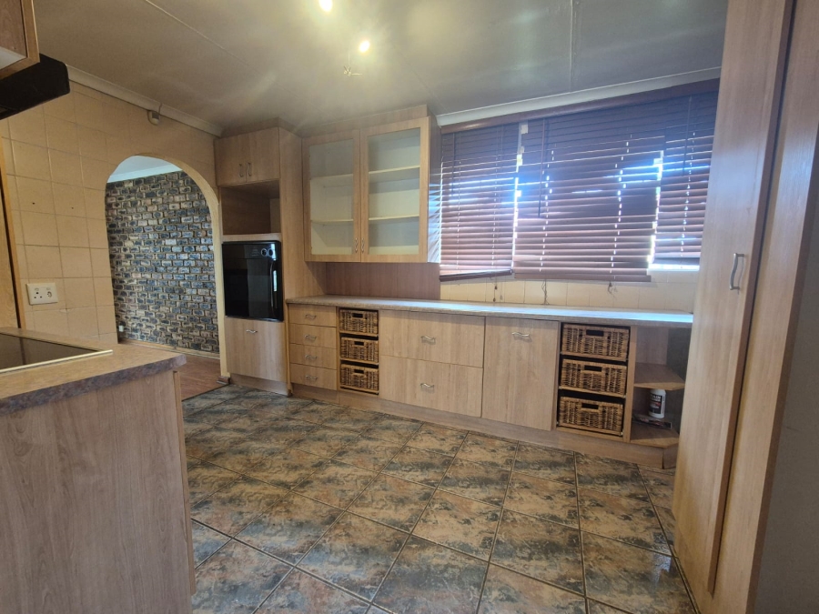 3 Bedroom Property for Sale in Falcon Ridge Gauteng