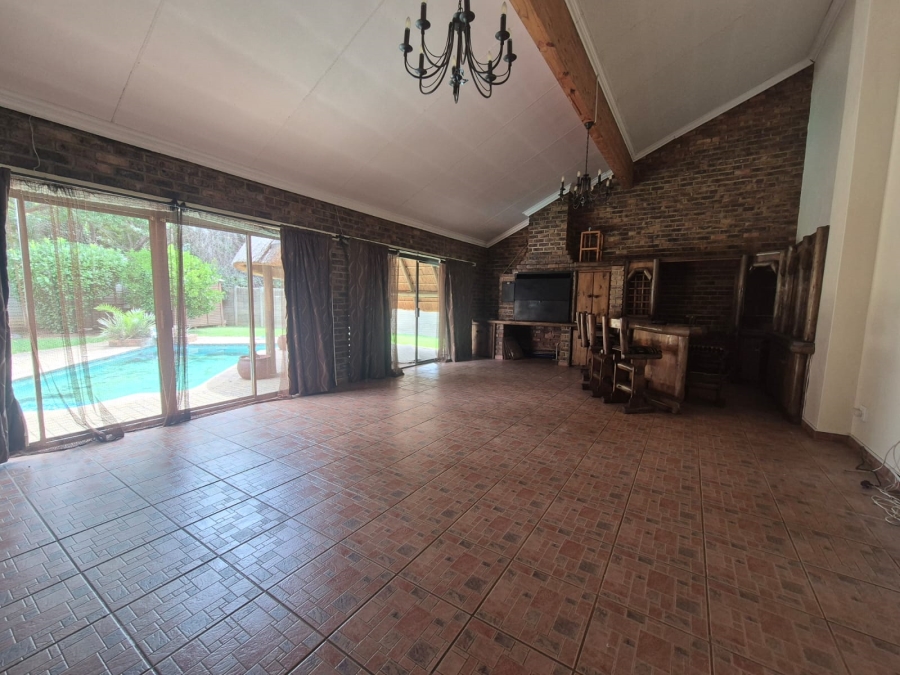 3 Bedroom Property for Sale in Falcon Ridge Gauteng