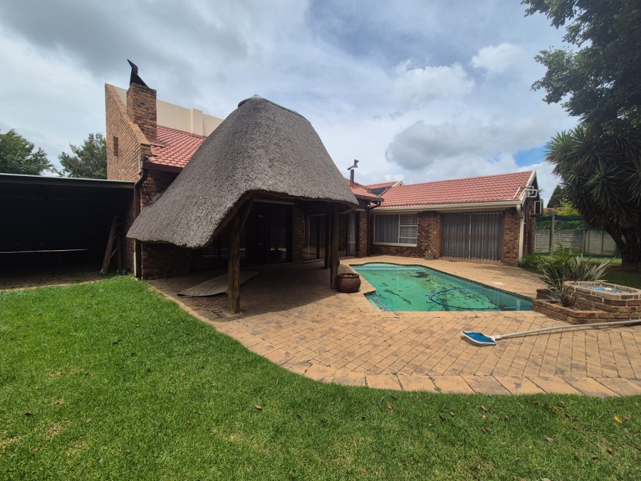 3 Bedroom Property for Sale in Falcon Ridge Gauteng