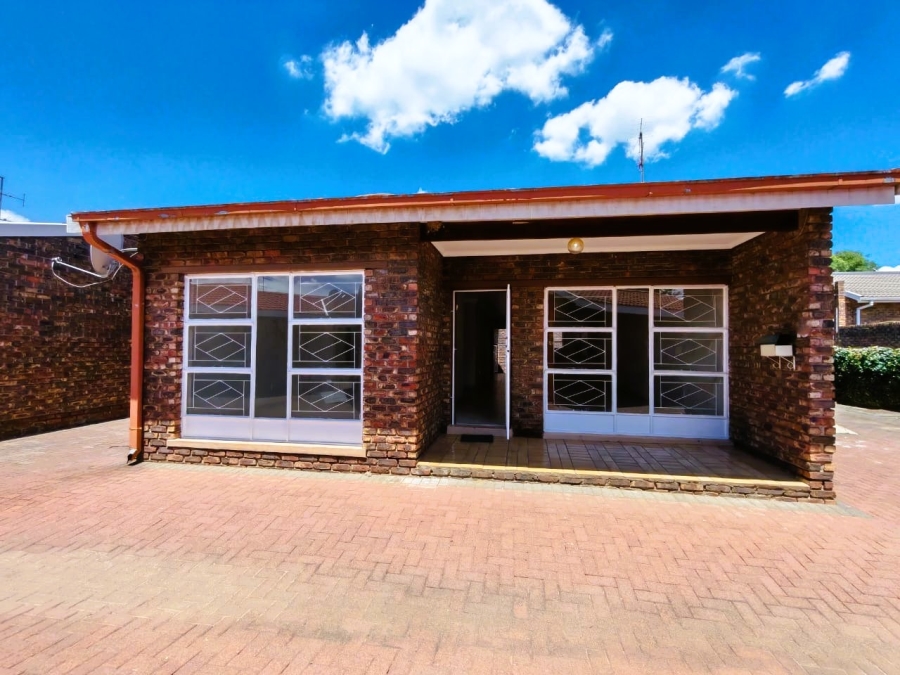 2 Bedroom Property for Sale in Three Rivers Gauteng