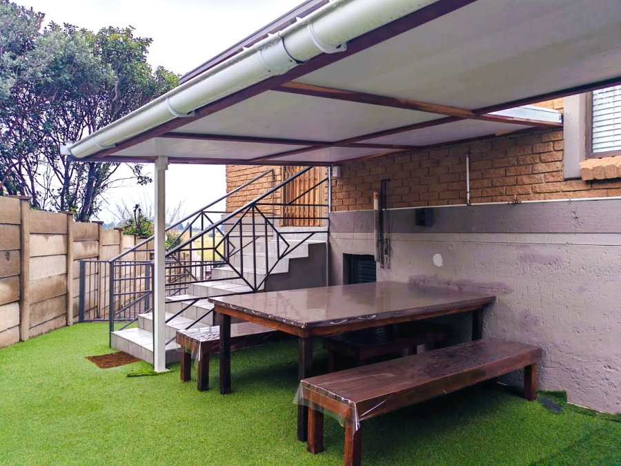 4 Bedroom Property for Sale in Three Rivers East Gauteng