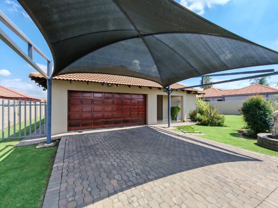 3 Bedroom Property for Sale in Three Rivers East Gauteng