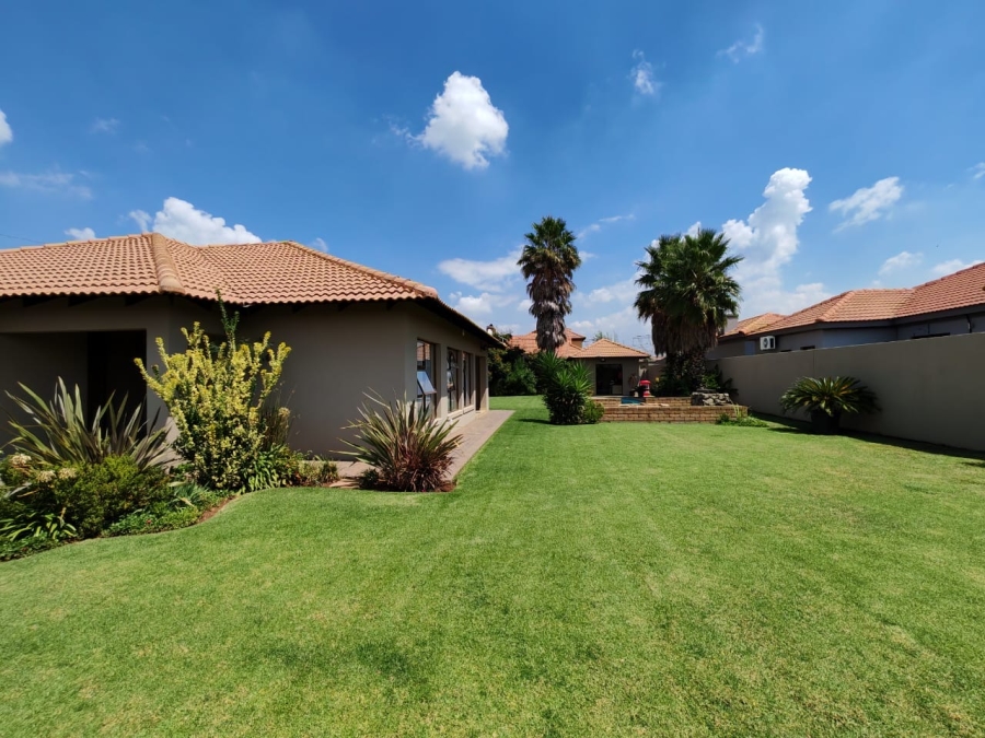 3 Bedroom Property for Sale in Three Rivers East Gauteng