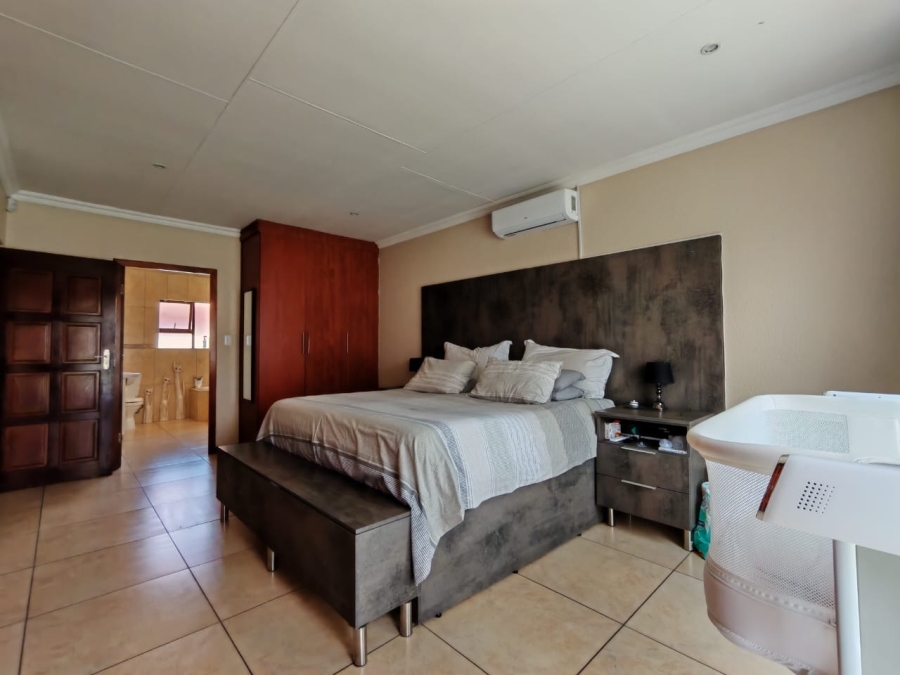 3 Bedroom Property for Sale in Three Rivers East Gauteng