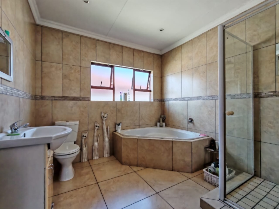 3 Bedroom Property for Sale in Three Rivers East Gauteng
