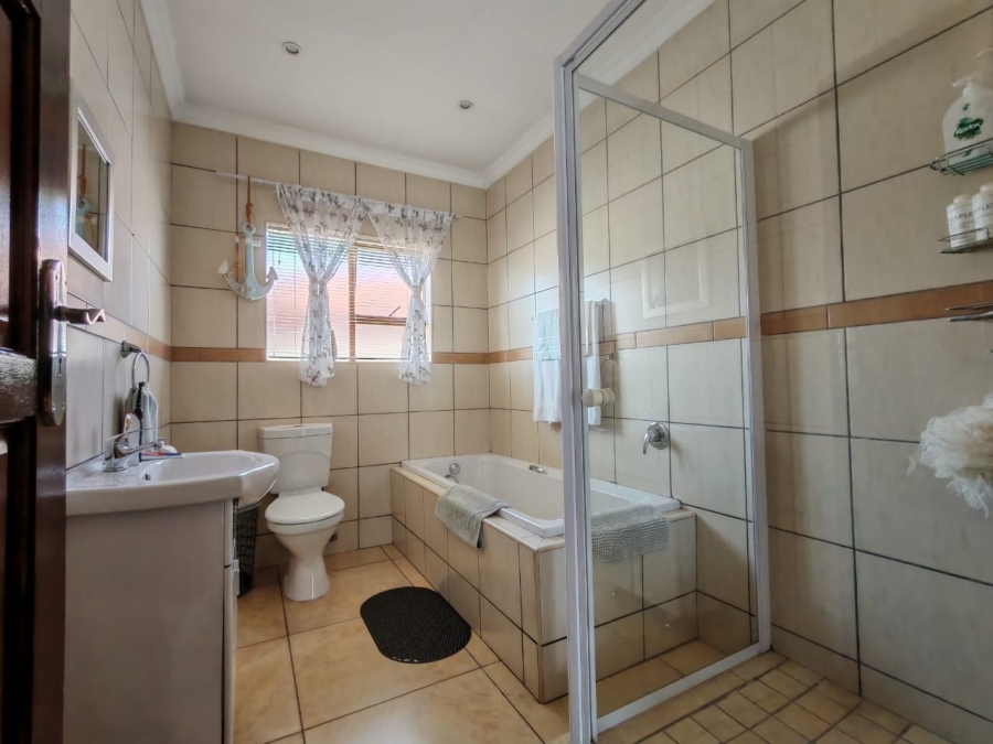 3 Bedroom Property for Sale in Three Rivers East Gauteng