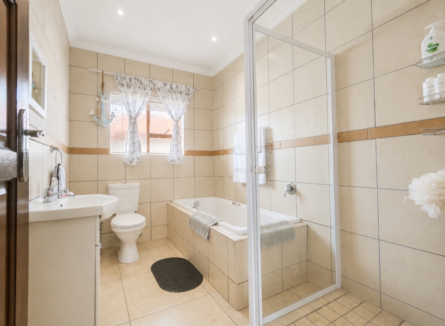 3 Bedroom Property for Sale in Three Rivers East Gauteng