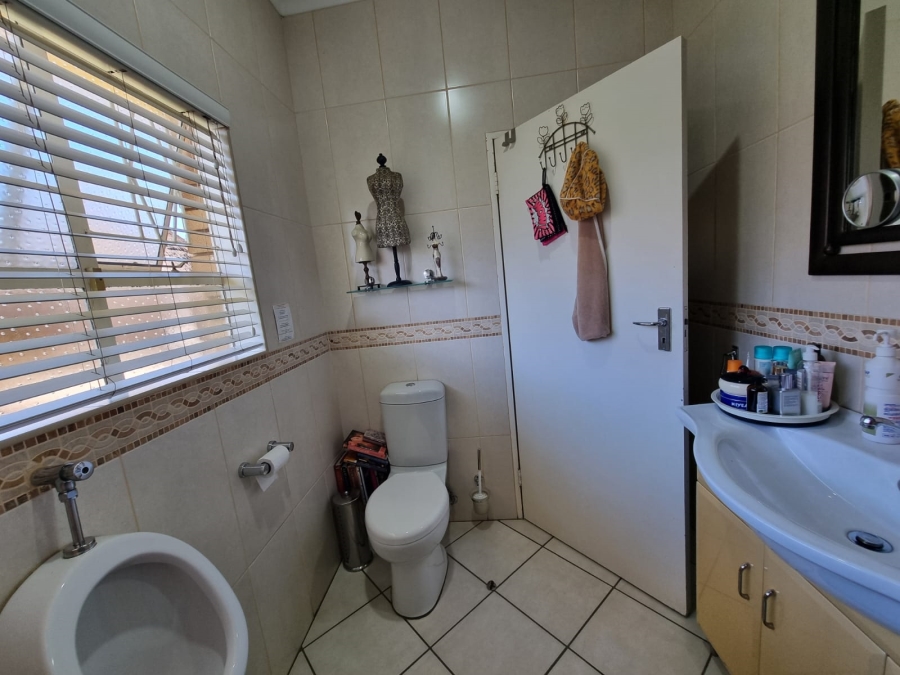 3 Bedroom Property for Sale in Rothdene Gauteng