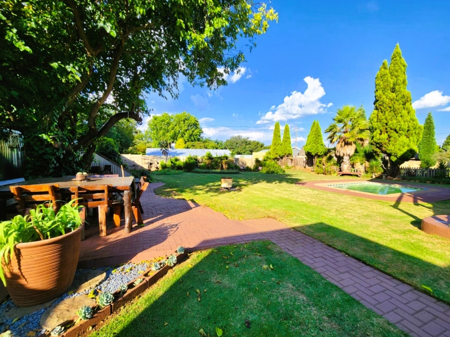4 Bedroom Property for Sale in Rothdene Gauteng