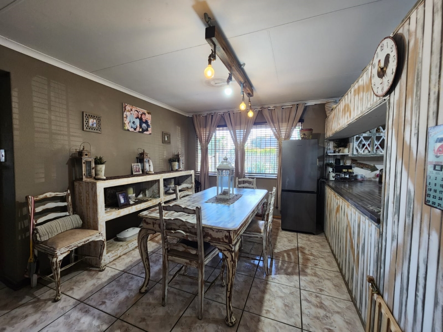 4 Bedroom Property for Sale in Rothdene Gauteng