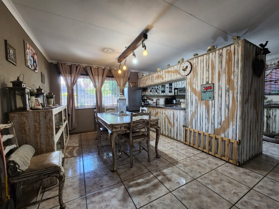 4 Bedroom Property for Sale in Rothdene Gauteng