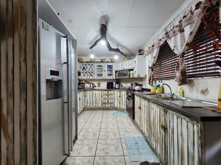 4 Bedroom Property for Sale in Rothdene Gauteng