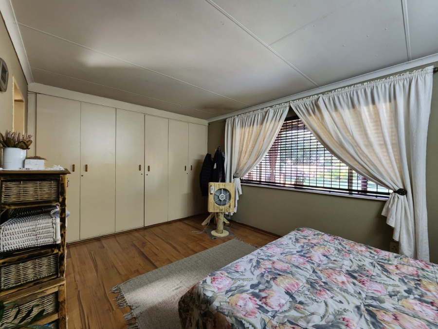 4 Bedroom Property for Sale in Rothdene Gauteng