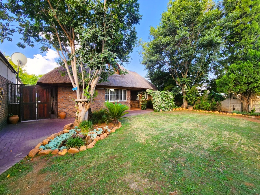 4 Bedroom Property for Sale in Rothdene Gauteng