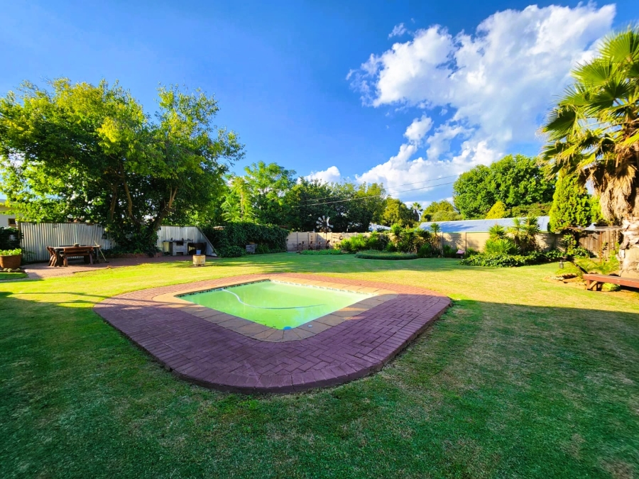 4 Bedroom Property for Sale in Rothdene Gauteng