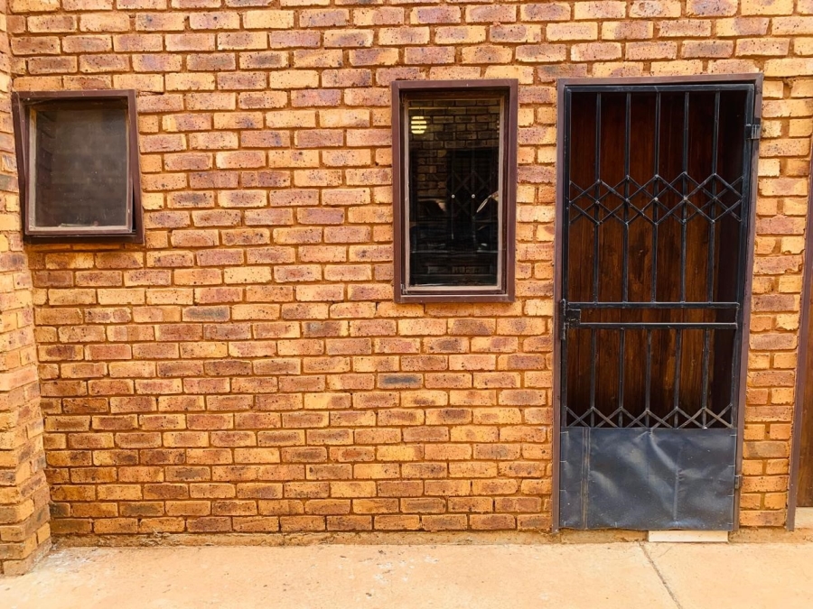 2 Bedroom Property for Sale in Ratanda Gauteng