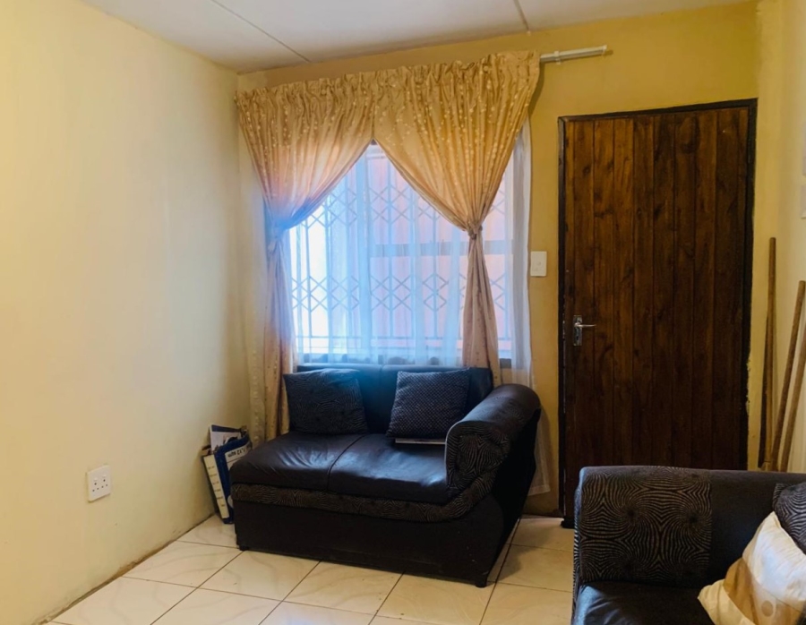 2 Bedroom Property for Sale in Ratanda Gauteng