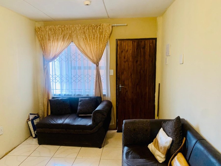 2 Bedroom Property for Sale in Ratanda Gauteng