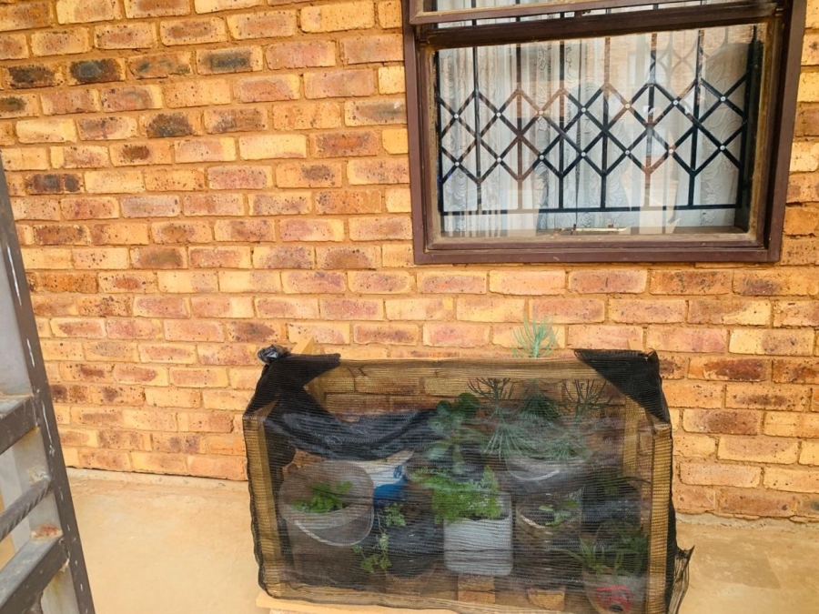 2 Bedroom Property for Sale in Ratanda Gauteng