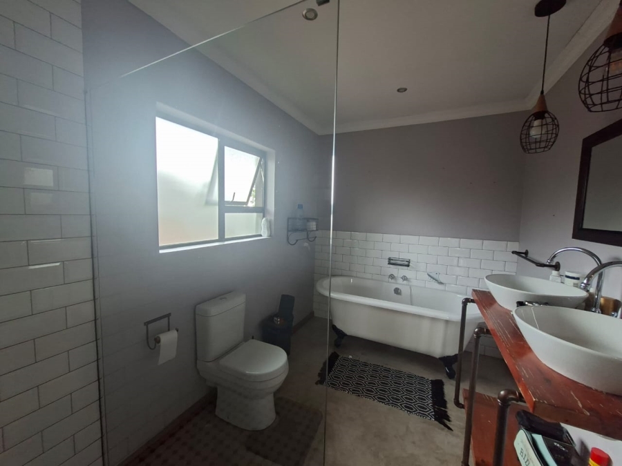 4 Bedroom Property for Sale in Meyerton Central Gauteng