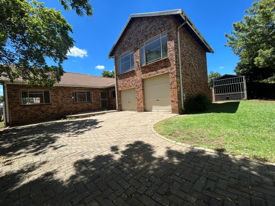 To Let 4 Bedroom Property for Rent in Vanderbijlpark CE 3 Gauteng