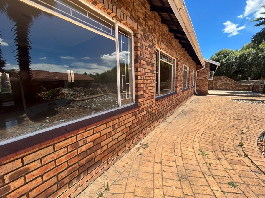 To Let 4 Bedroom Property for Rent in Vanderbijlpark CE 3 Gauteng
