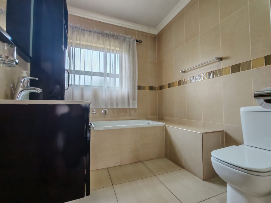 4 Bedroom Property for Sale in Three Rivers East Gauteng