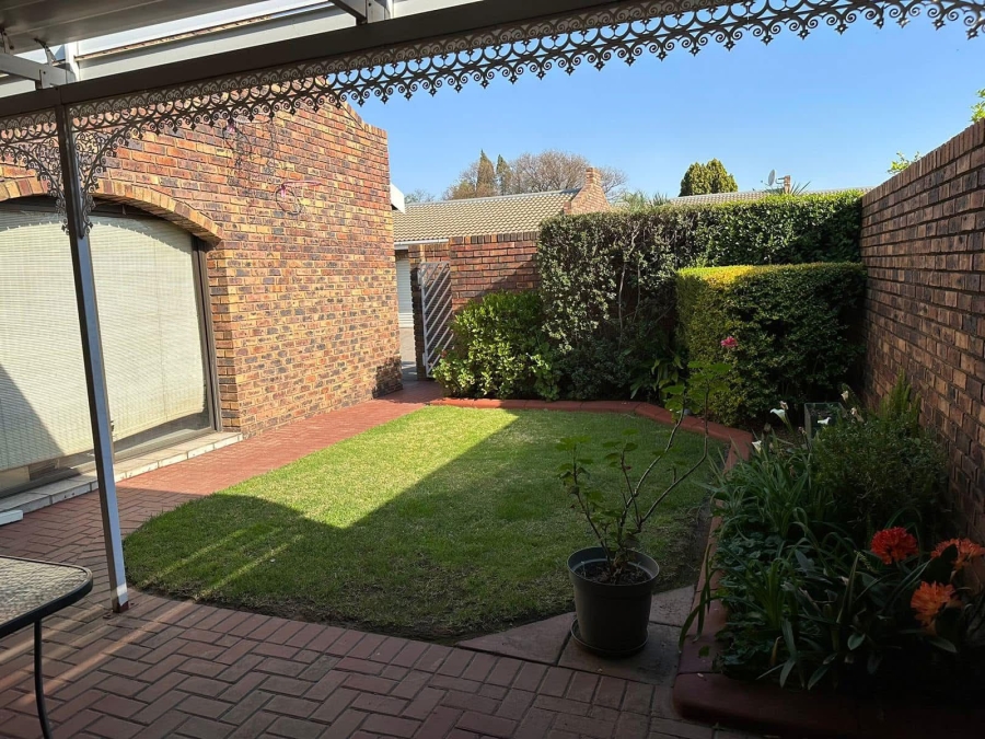 To Let 3 Bedroom Property for Rent in Three Rivers Proper Gauteng