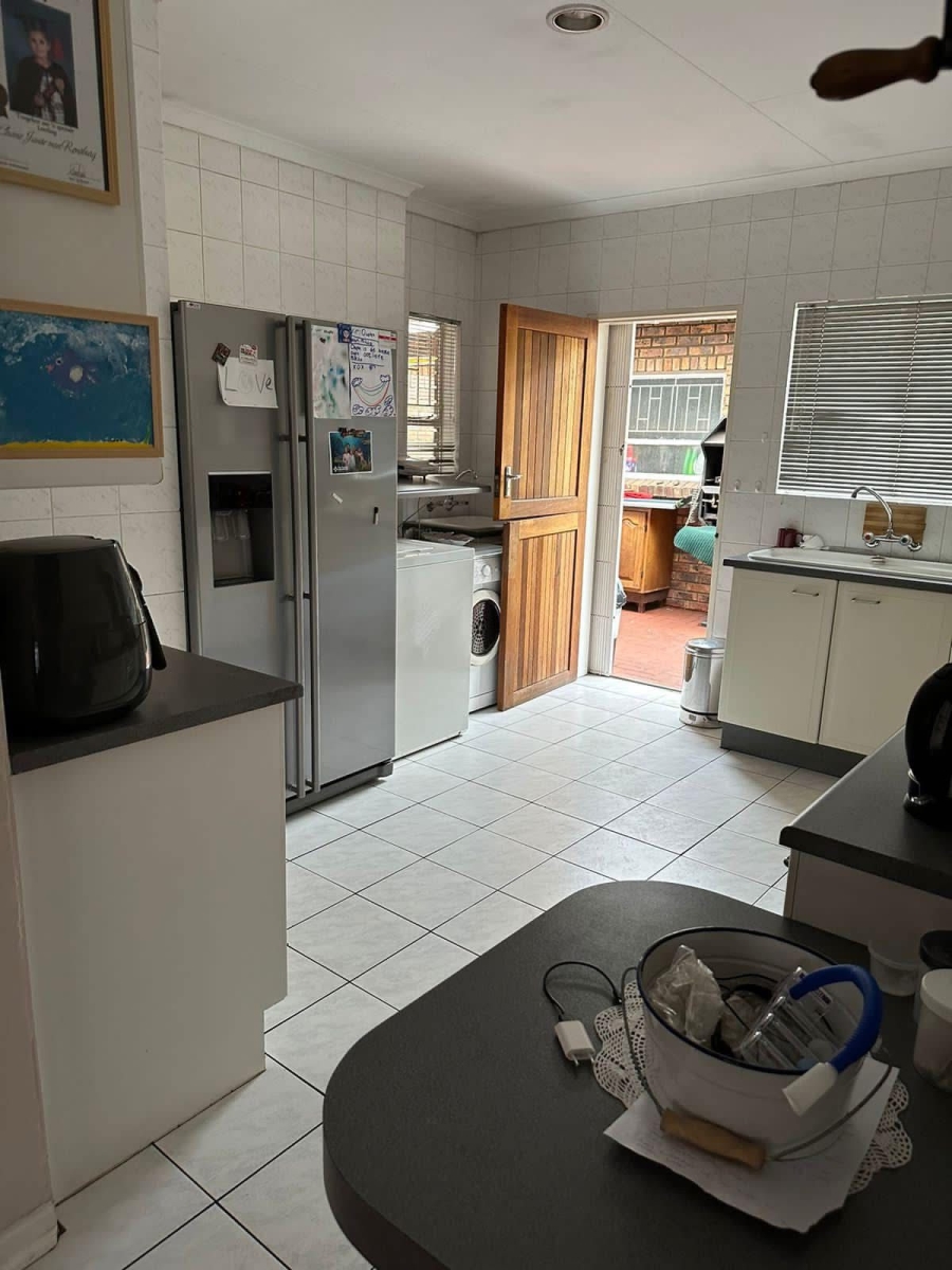 To Let 3 Bedroom Property for Rent in Three Rivers Proper Gauteng