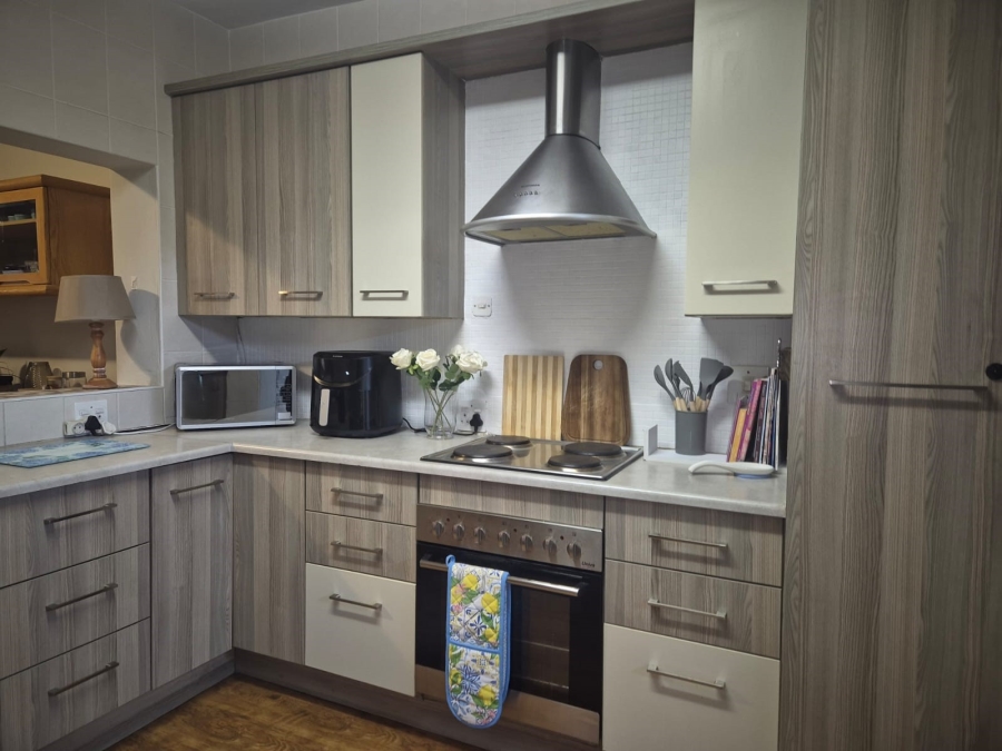 3 Bedroom Property for Sale in Three Rivers Proper Gauteng