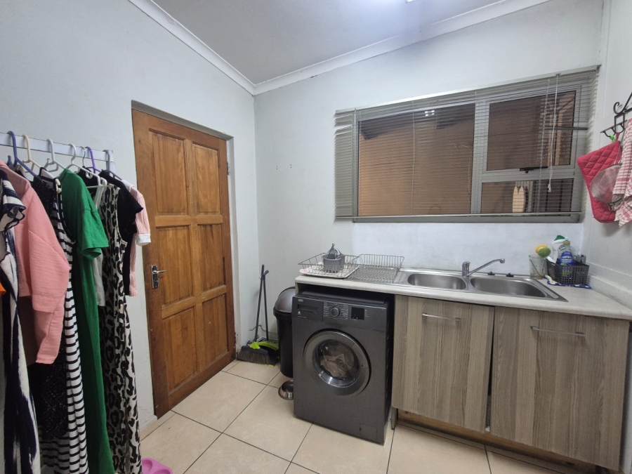 3 Bedroom Property for Sale in Three Rivers Proper Gauteng