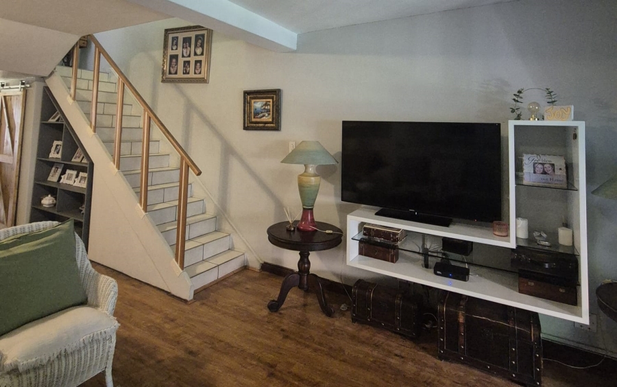 3 Bedroom Property for Sale in Three Rivers Proper Gauteng